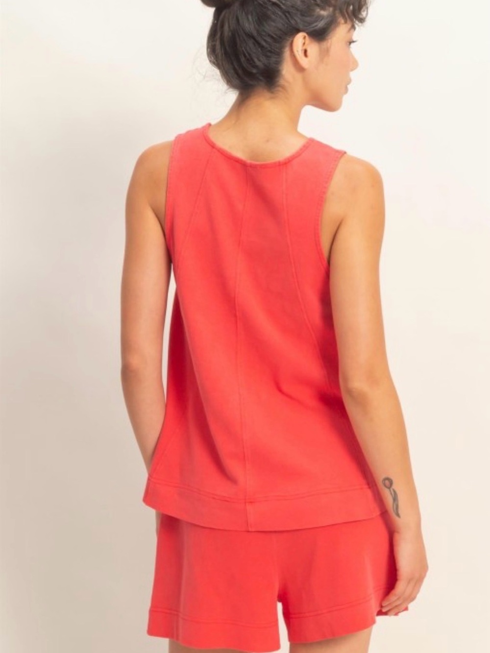 112 Red Sleeveless Top & Elastic Waist Shorts Set - Picture 3 of 3